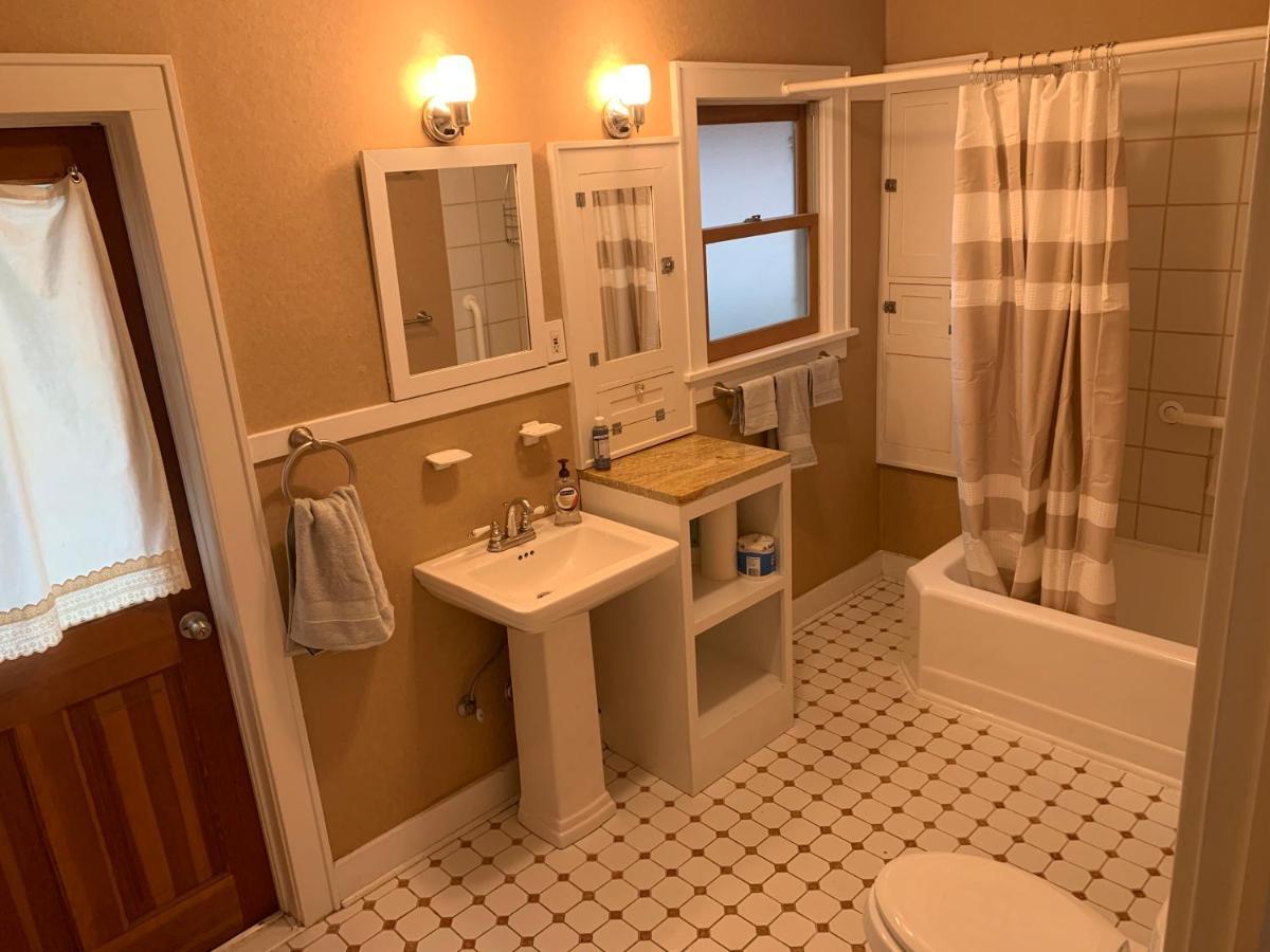 Riverpath Inn 유진 외부 사진