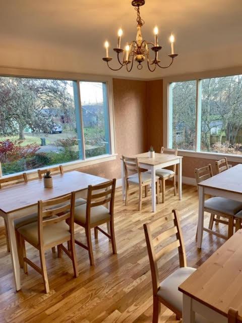 Riverpath Inn 유진 외부 사진