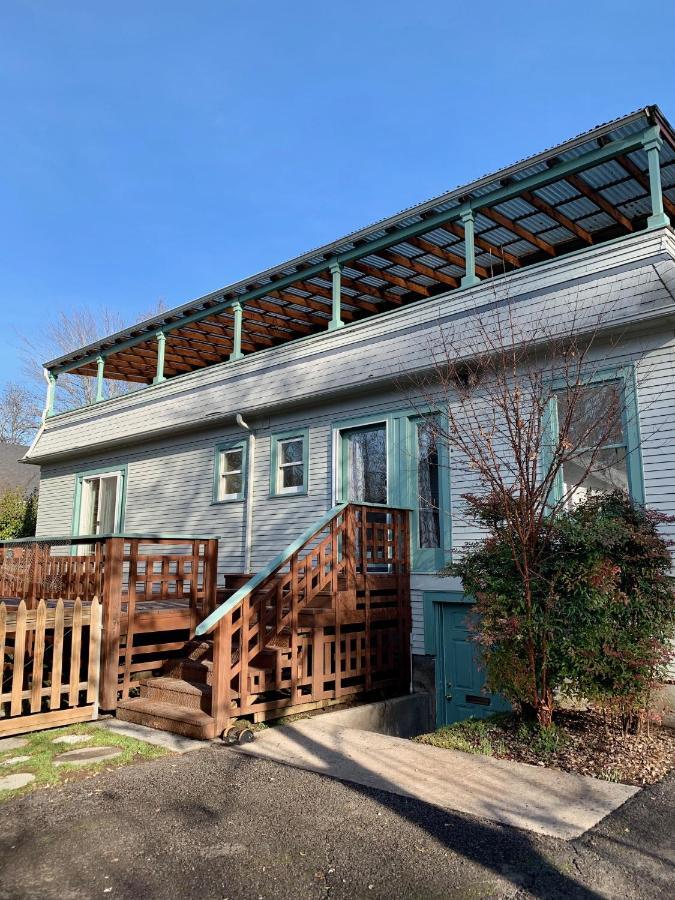 Riverpath Inn 유진 외부 사진